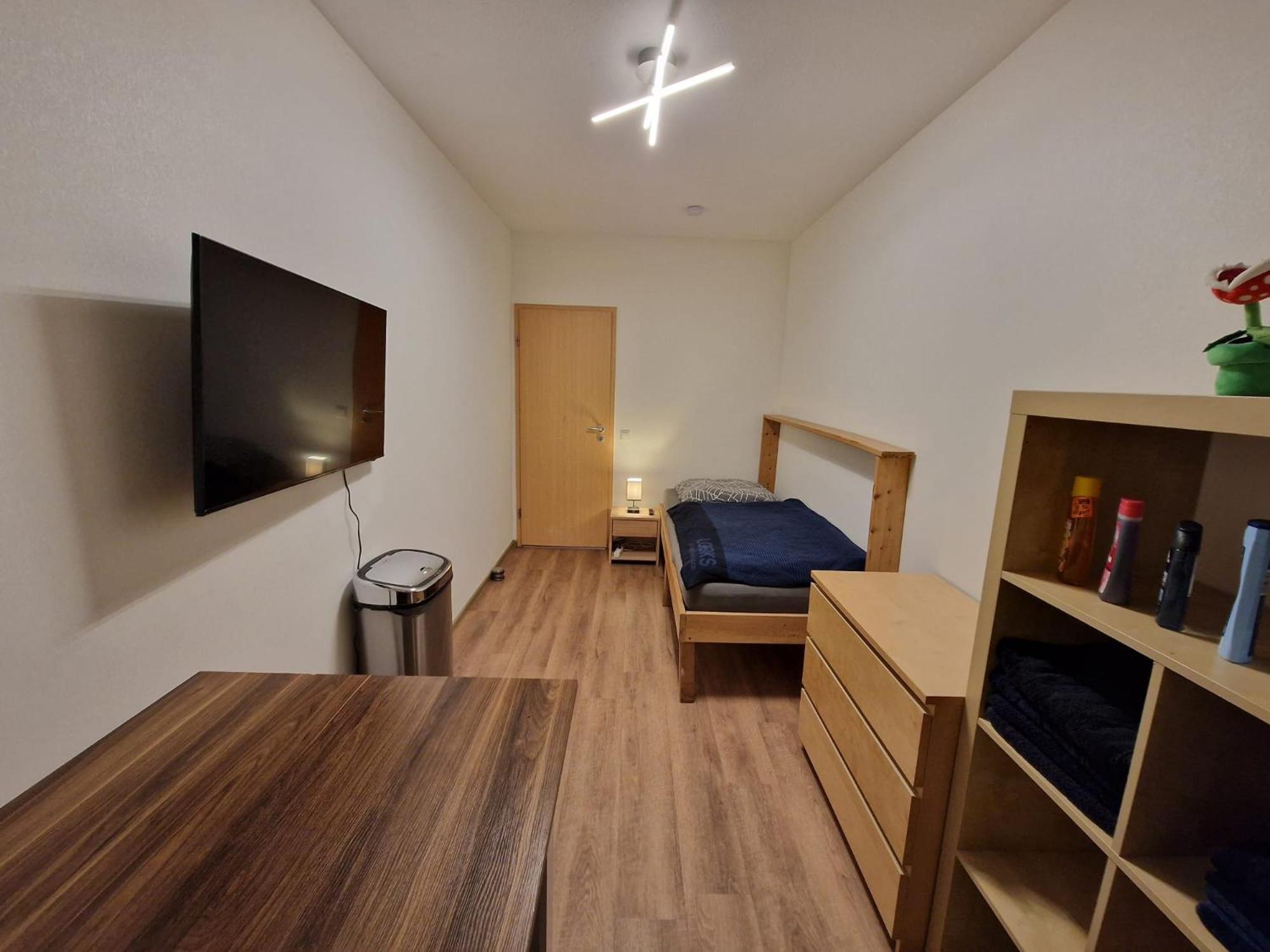 Einzelzimmer In Ruhiger Lage --- Check-In Mit Schluesselkasten 梅彭 外观 照片