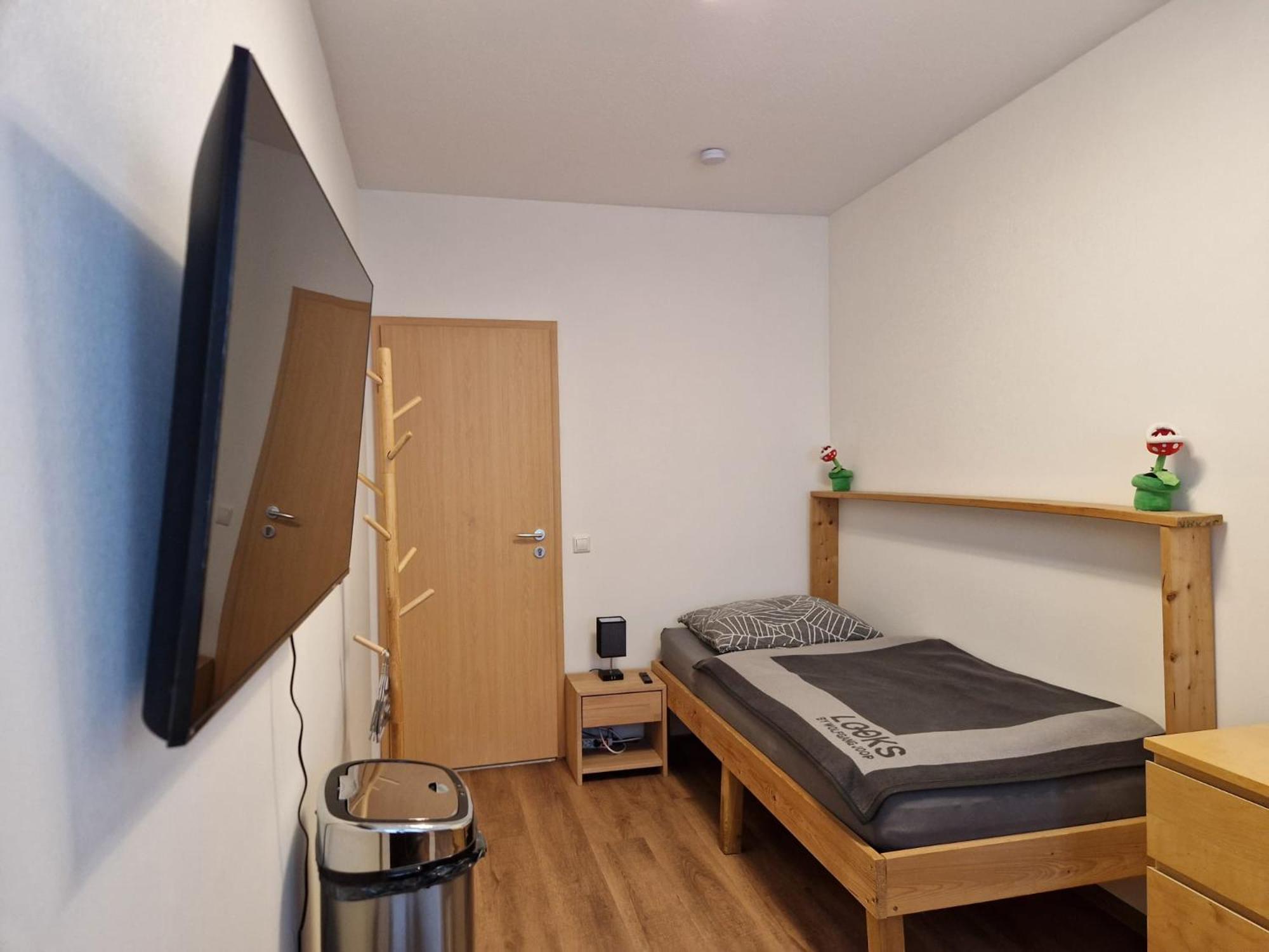 Einzelzimmer In Ruhiger Lage --- Check-In Mit Schluesselkasten 梅彭 外观 照片